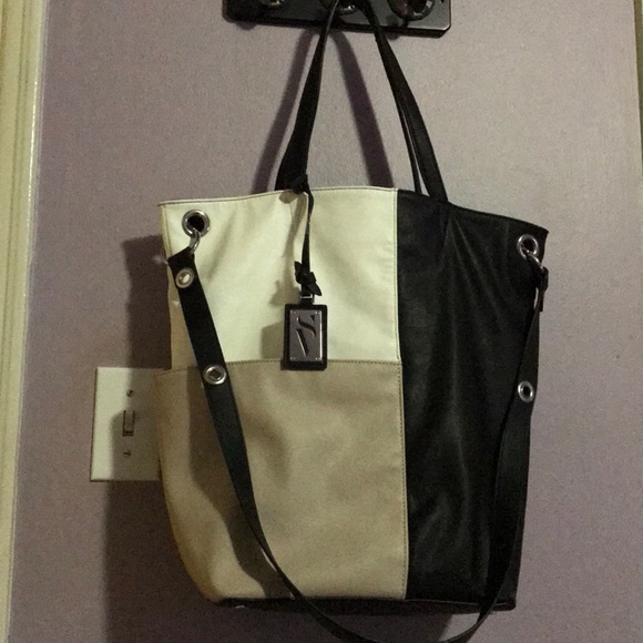 Vera Wang Handbags - NWOT - SIMPLY VERA WANG XL Tote Bag